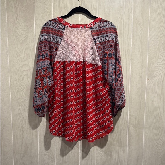 Olive Hill Sheer Patterned Blouse with Vneck & Lace Design - Picture 6 of 7